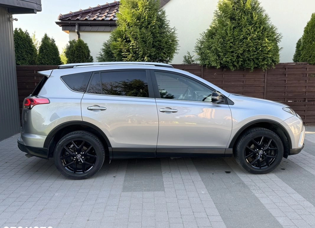 Toyota RAV4 cena 92900 przebieg: 150200, rok produkcji 2018 z Sieradz małe 407
